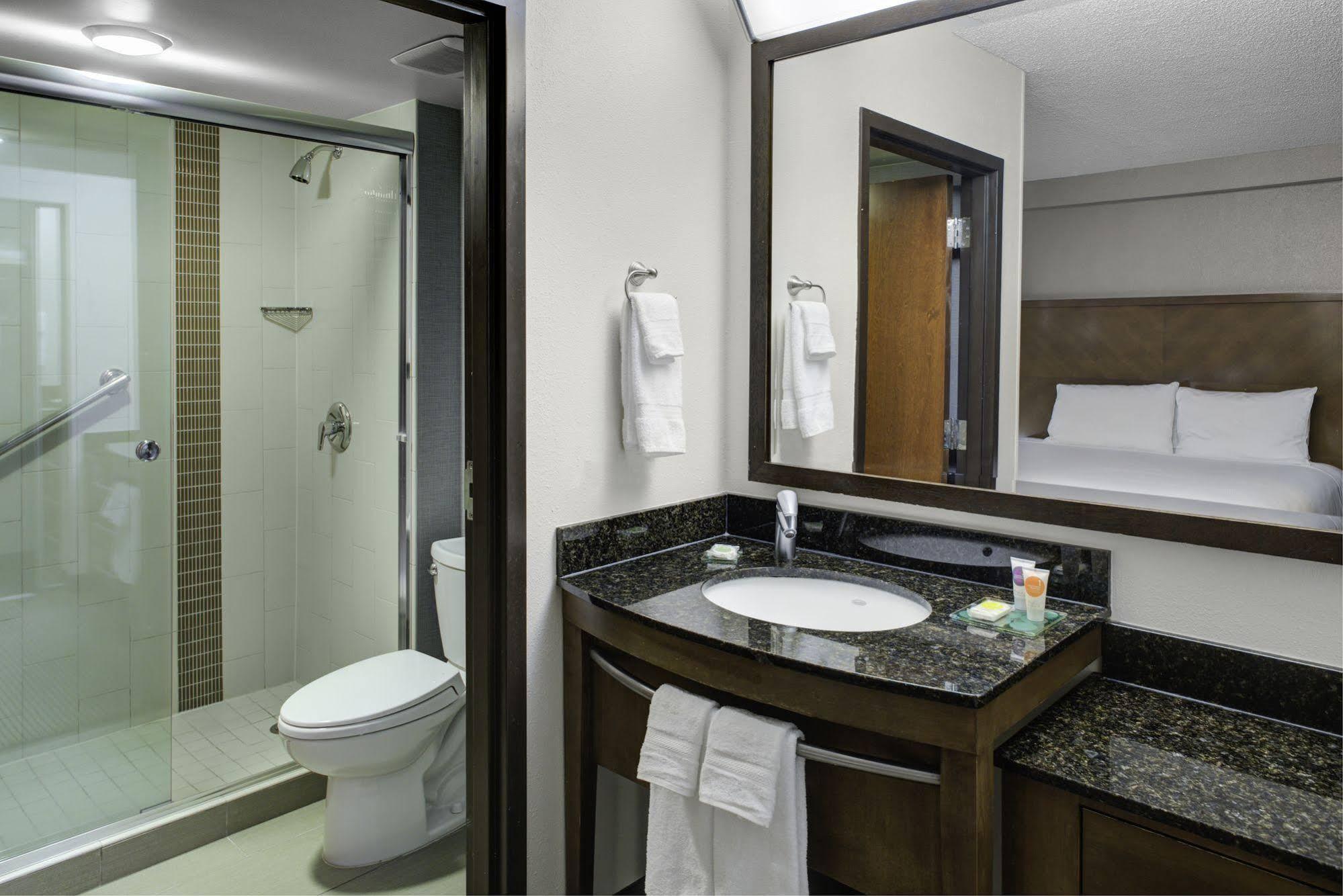Springhill Suites By Marriott Atlanta Perimeter Center Sandy Springs Exterior foto